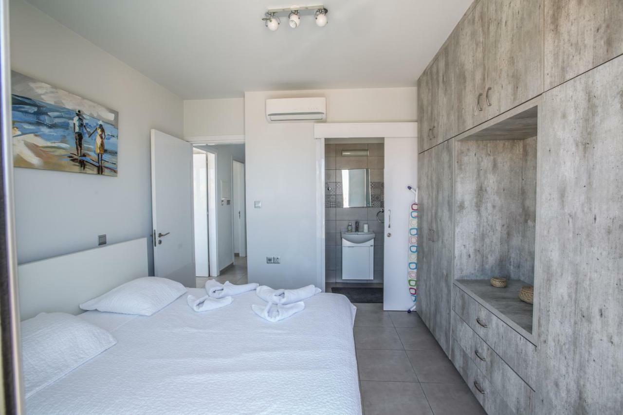 Kitsios Villas With Private Pool No2 โปรทาราส ภายนอก รูปภาพ